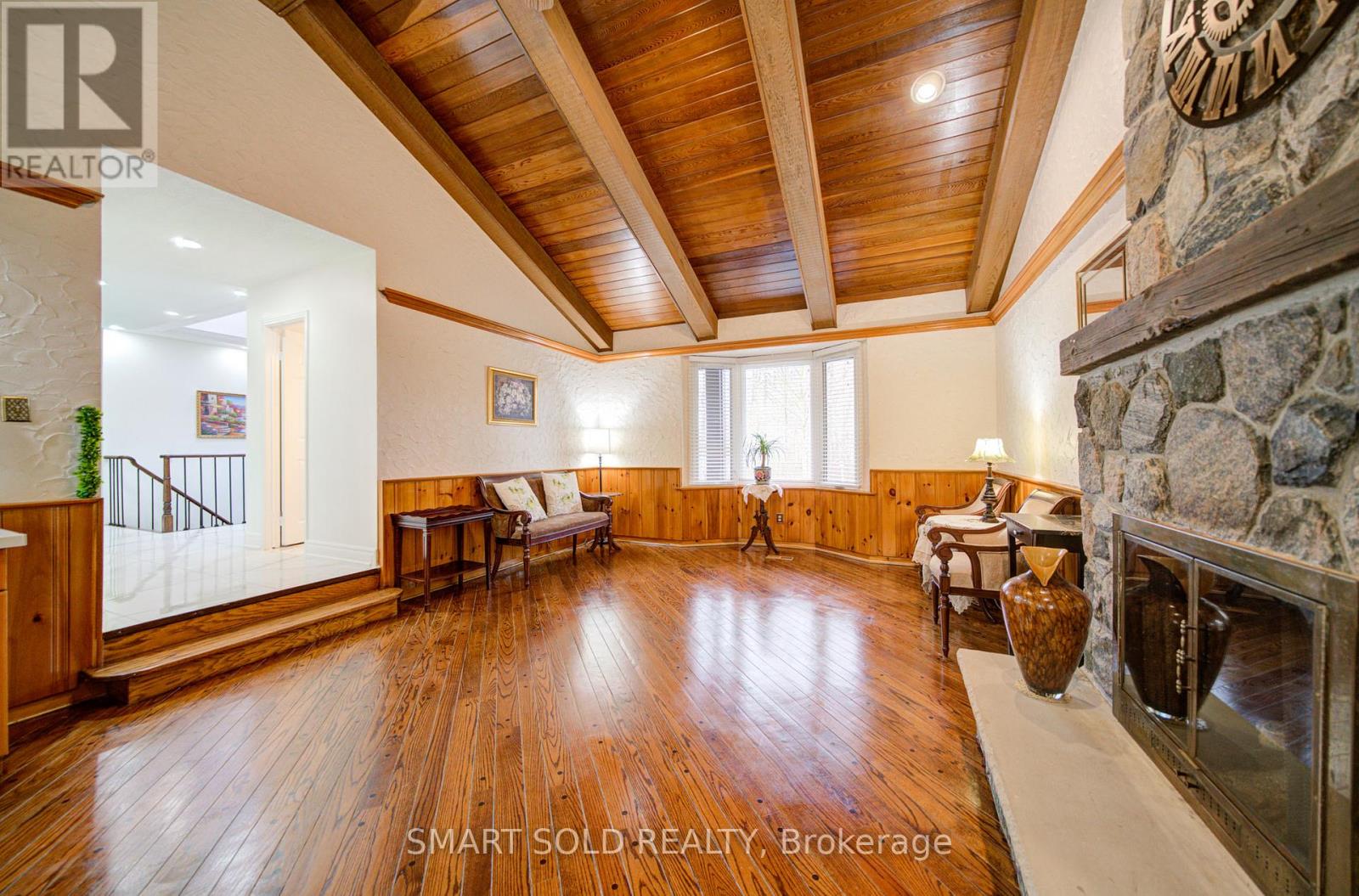48 MONTGOMERY COURT - 17