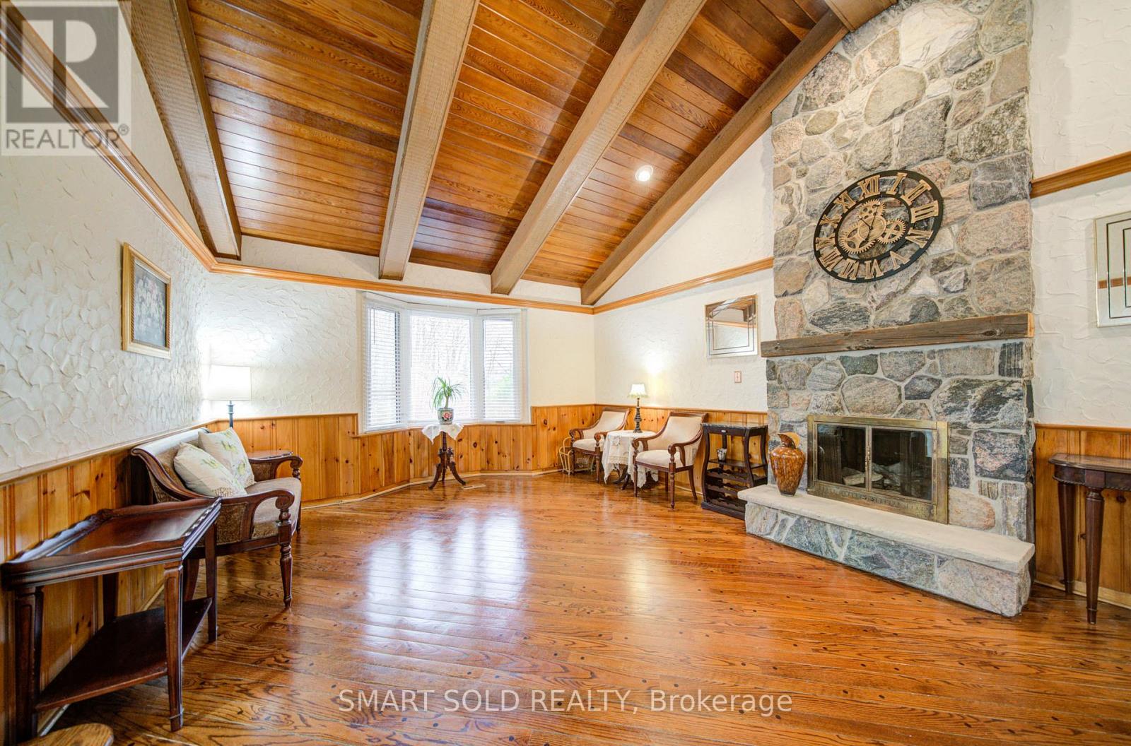 48 MONTGOMERY COURT - 18