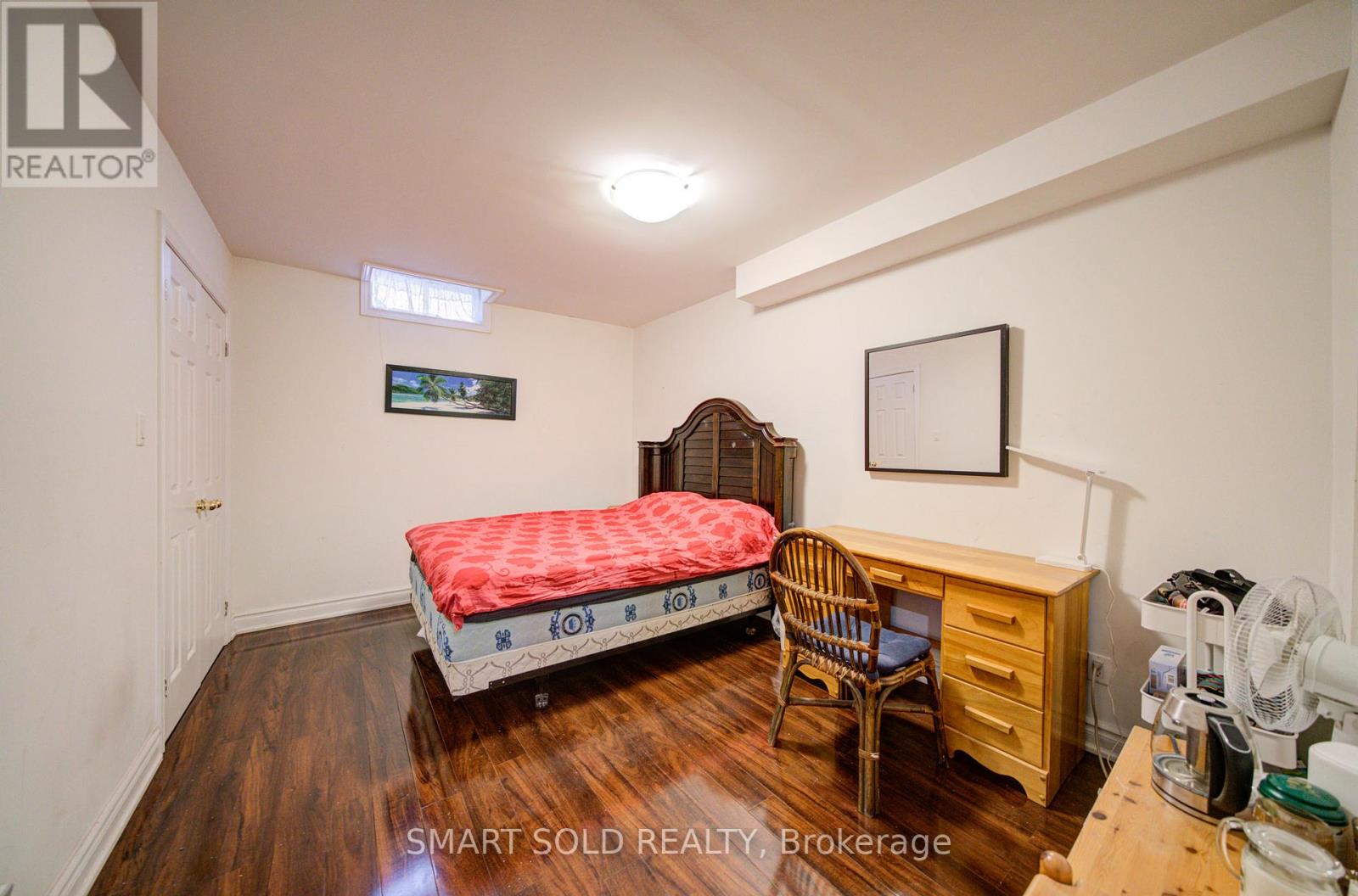 48 MONTGOMERY COURT - 42