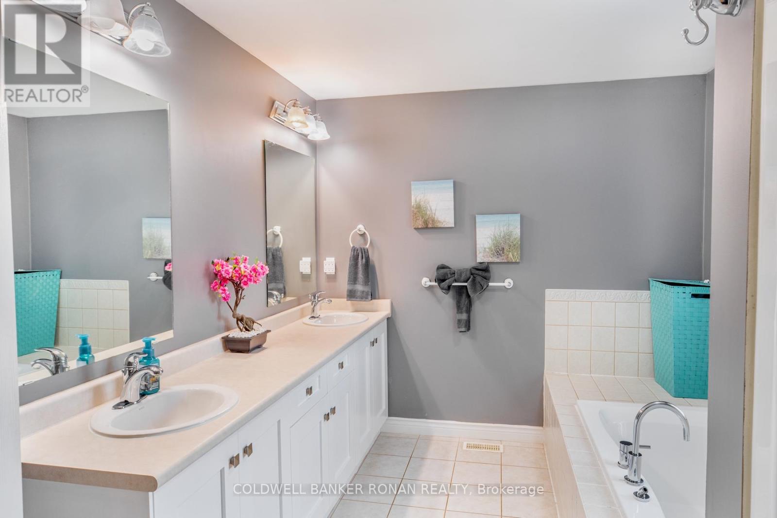 11 SHEPHARD AVENUE - 21