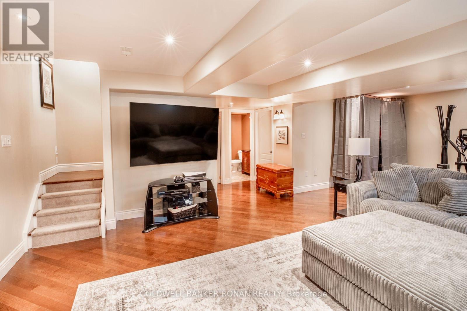 11 SHEPHARD AVENUE - 28