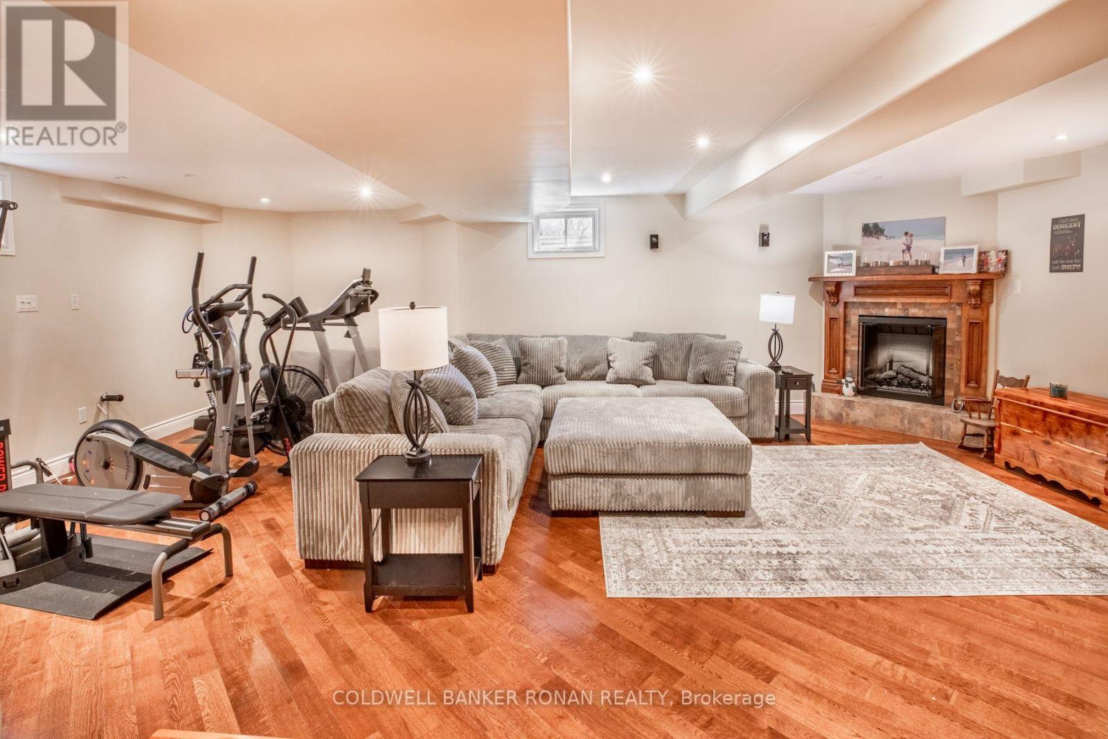 11 SHEPHARD AVENUE - 30