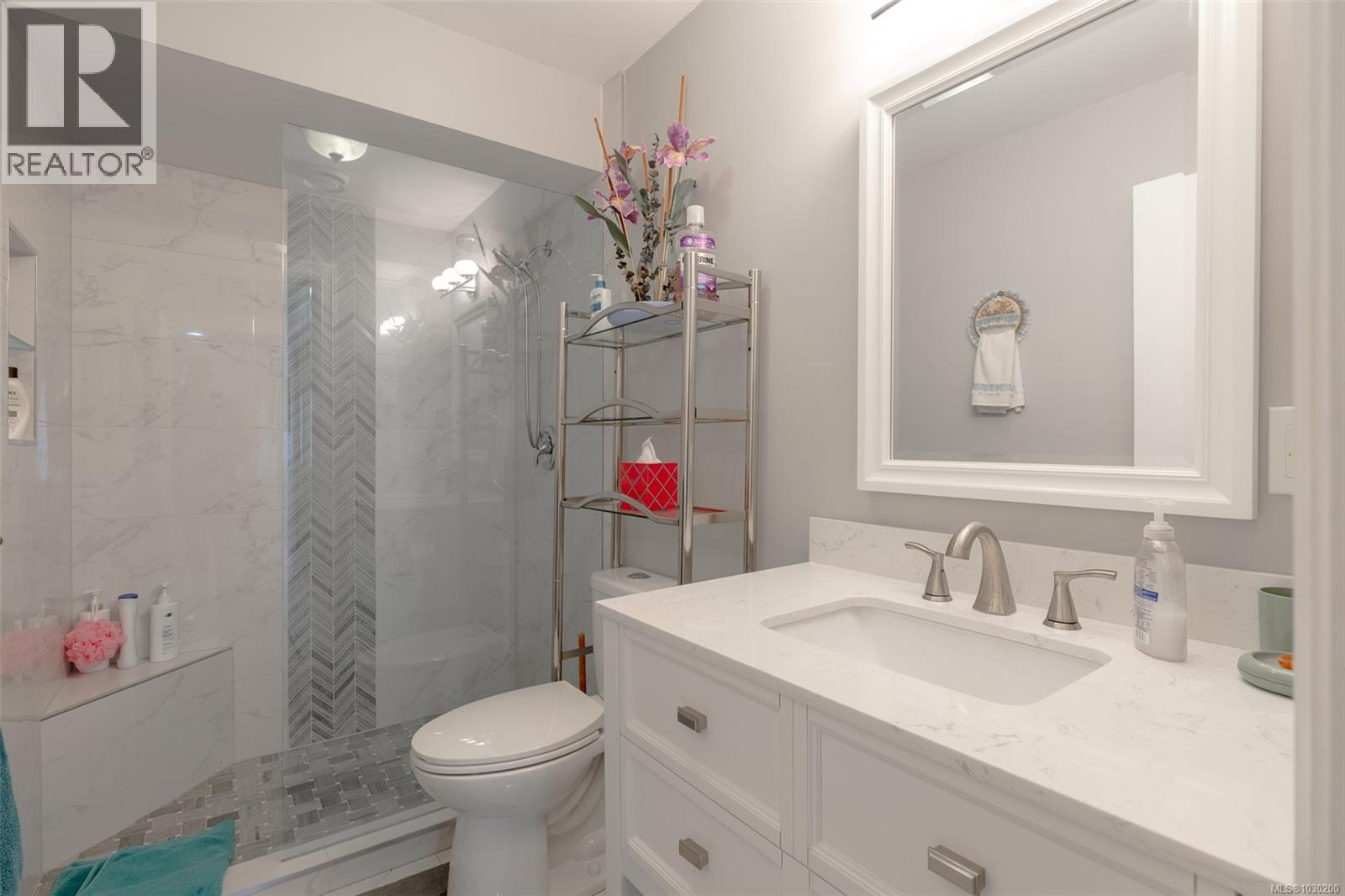 #11 606 FARRELL RD - 20