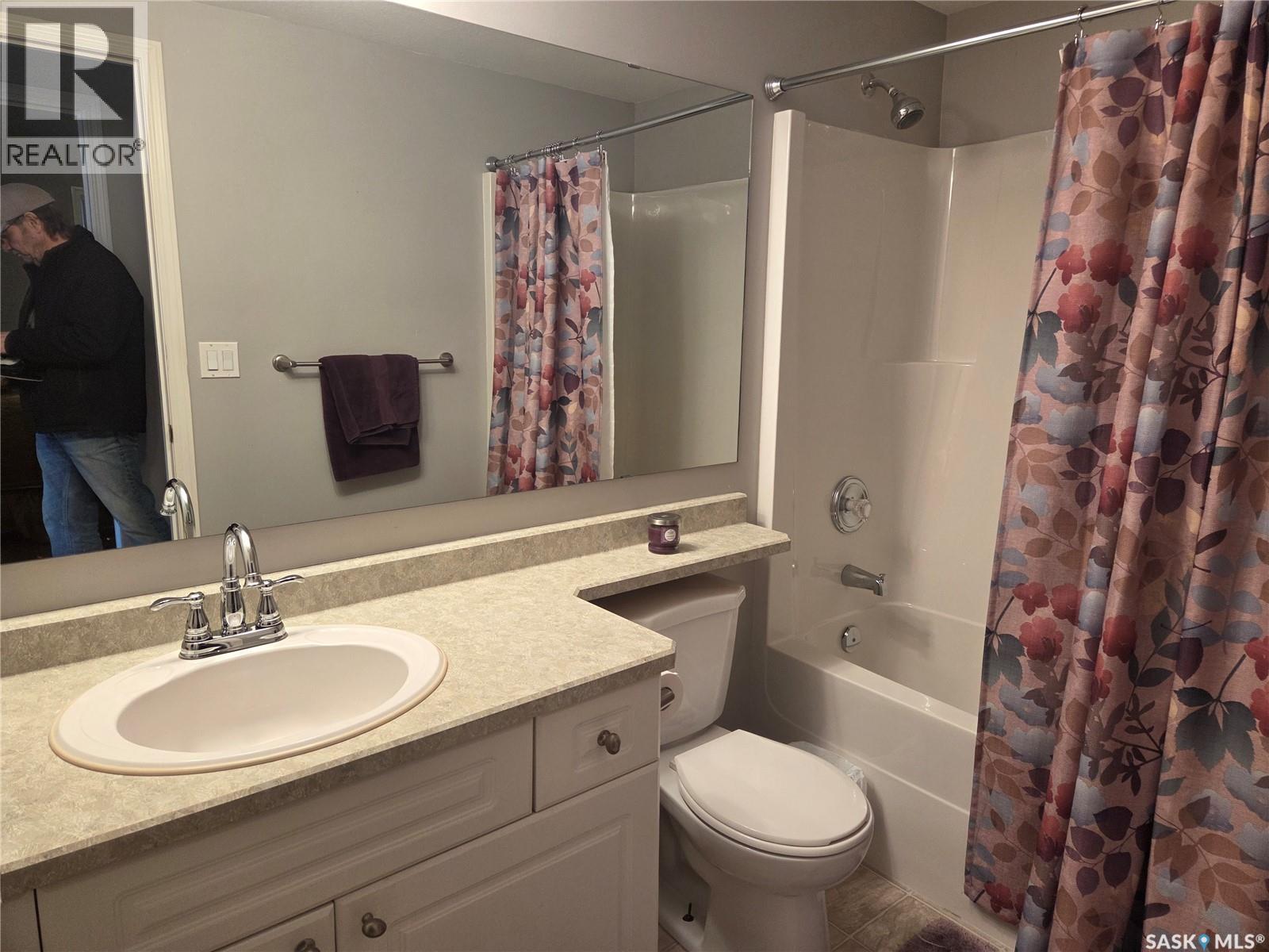 Single Family House for Sale in A  Keevil CRESCENT Saskatoon 