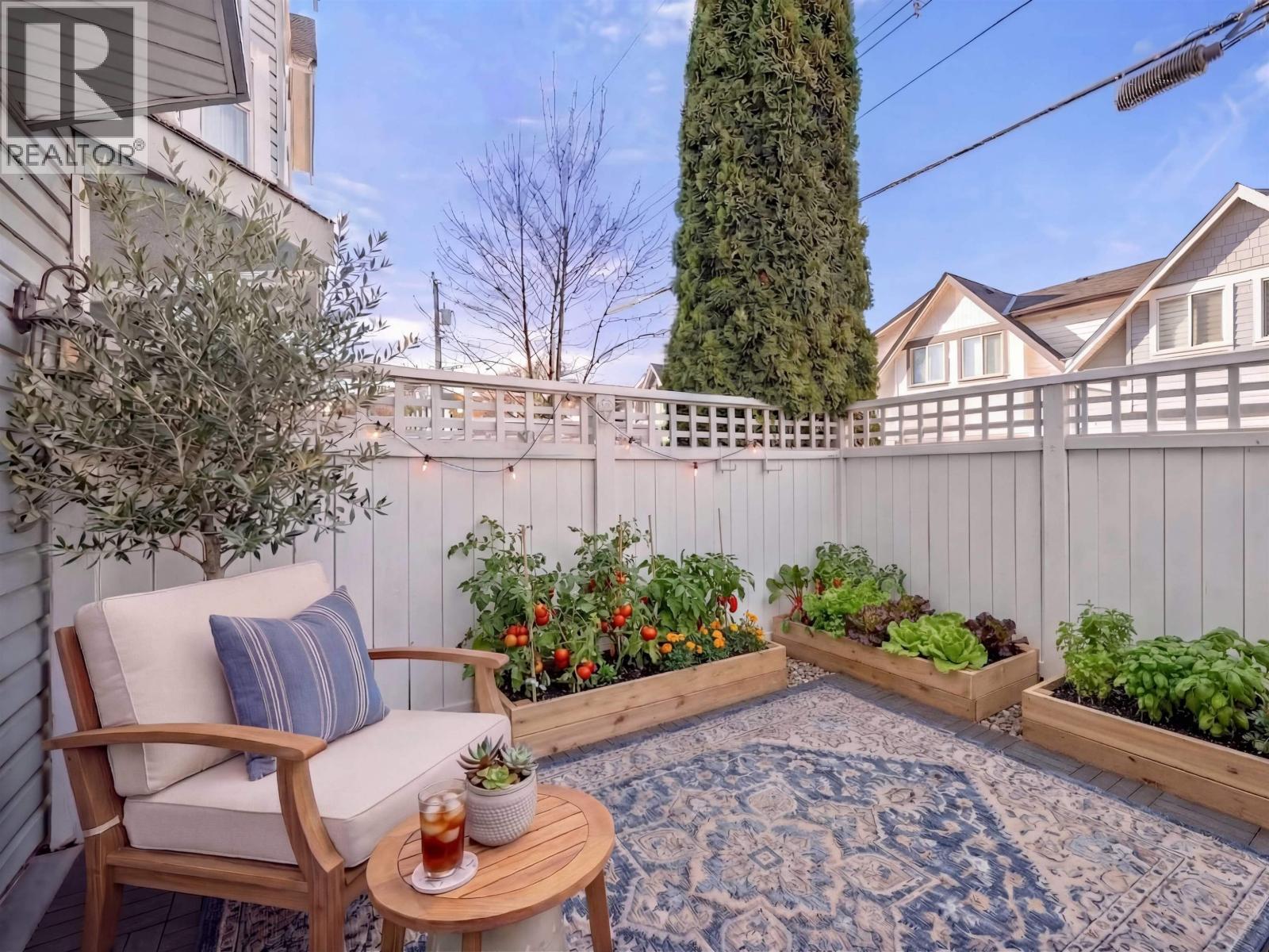 8 4965 47 AVENUE, Ladner