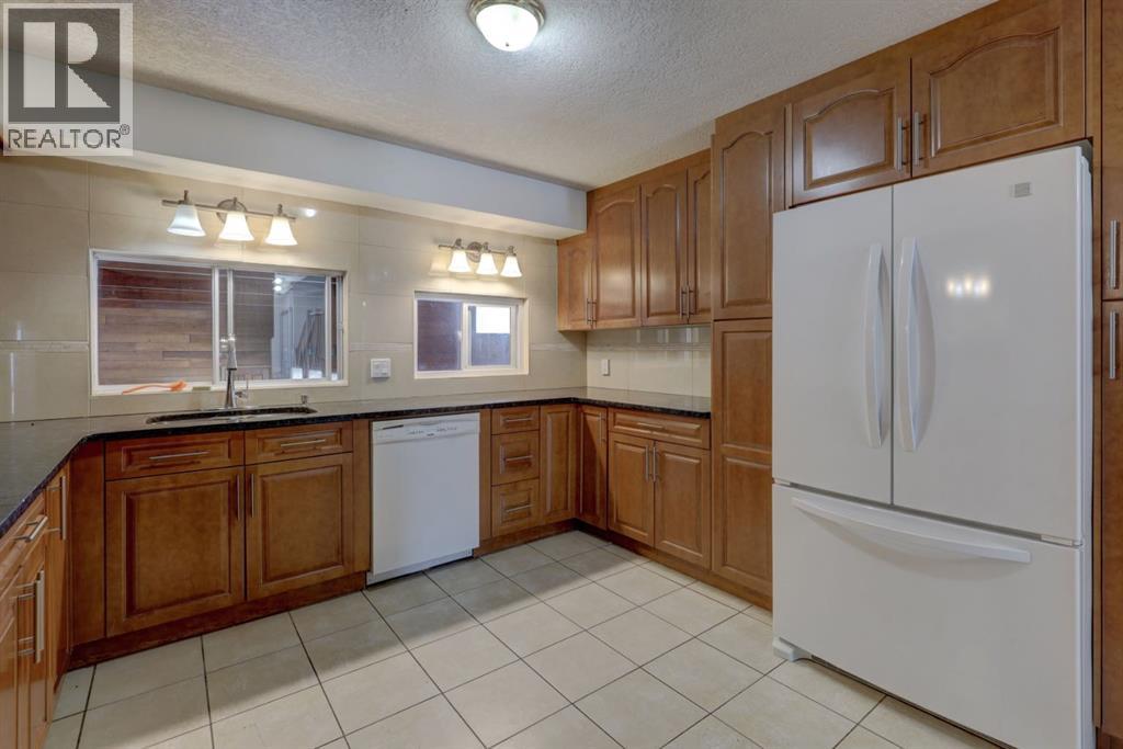 Single Family House 4 Level for Sale in   Street SW Shaganappi Calgary 