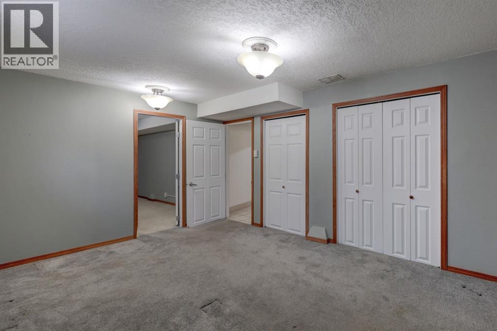 Single Family House 4 Level for Sale in   Street SW Shaganappi Calgary 