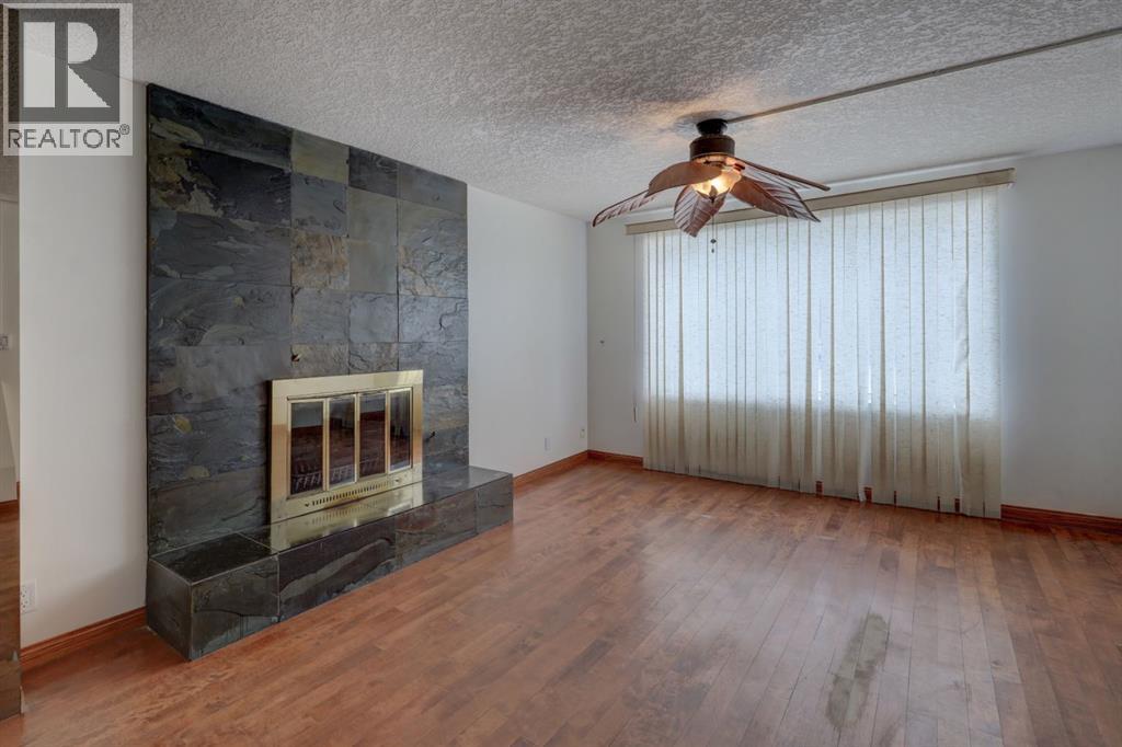 Single Family House 4 Level for Sale in   Street SW Shaganappi Calgary 