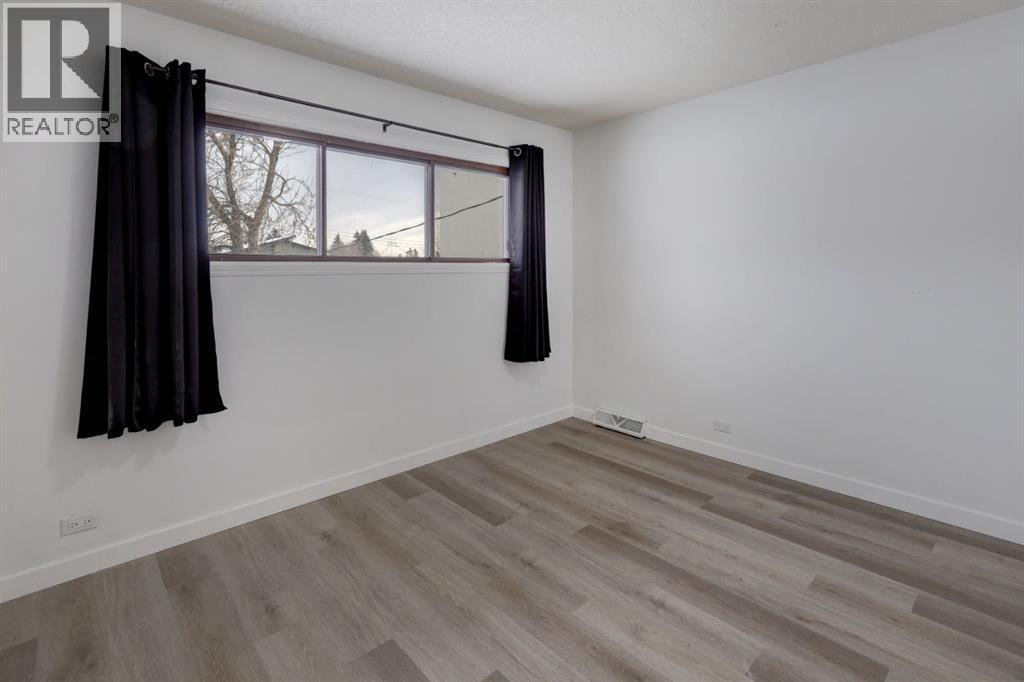 Single Family House 4 Level for Sale in   Street SW Shaganappi Calgary 