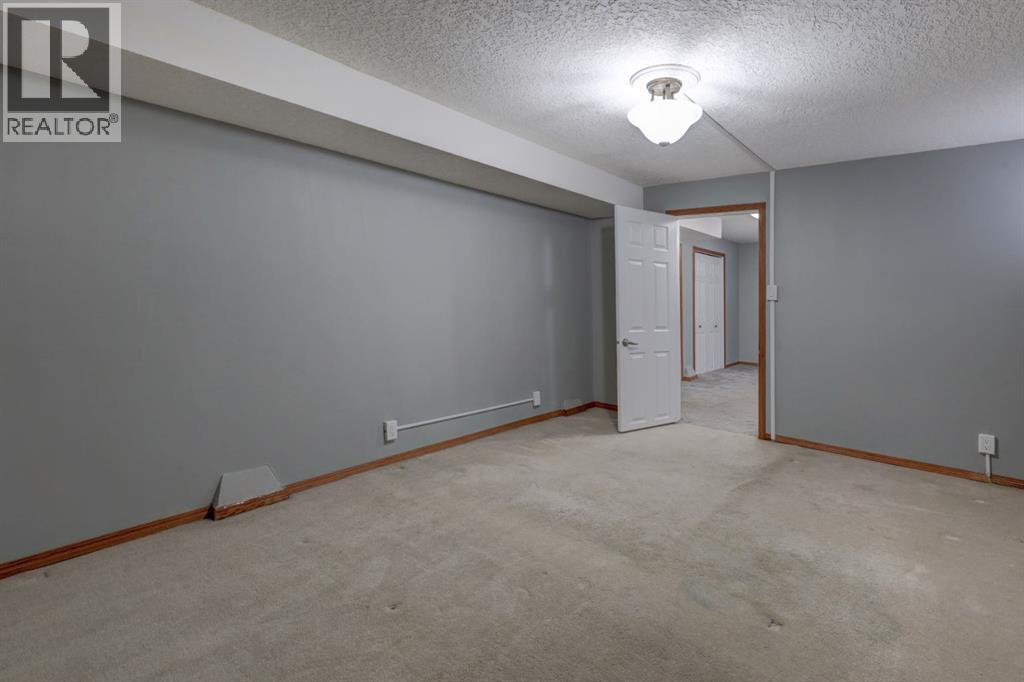 Single Family House 4 Level for Sale in   Street SW Shaganappi Calgary 