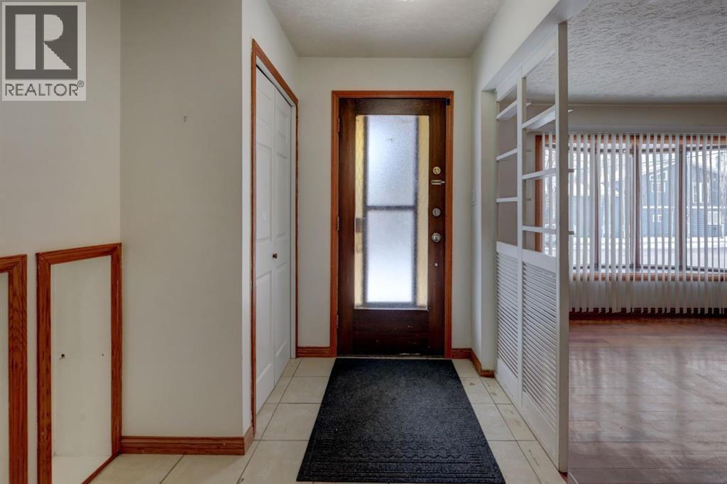 Single Family House 4 Level for Sale in   Street SW Shaganappi Calgary 