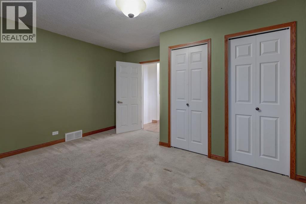 Single Family House 4 Level for Sale in   Street SW Shaganappi Calgary 