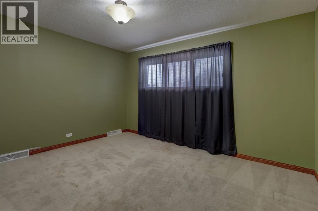 Single Family House 4 Level for Sale in   Street SW Shaganappi Calgary 