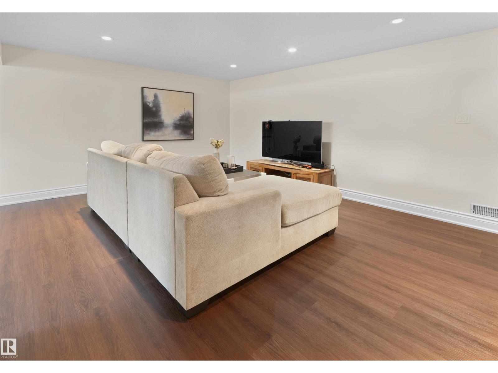 10419 139 ST NW, Edmonton