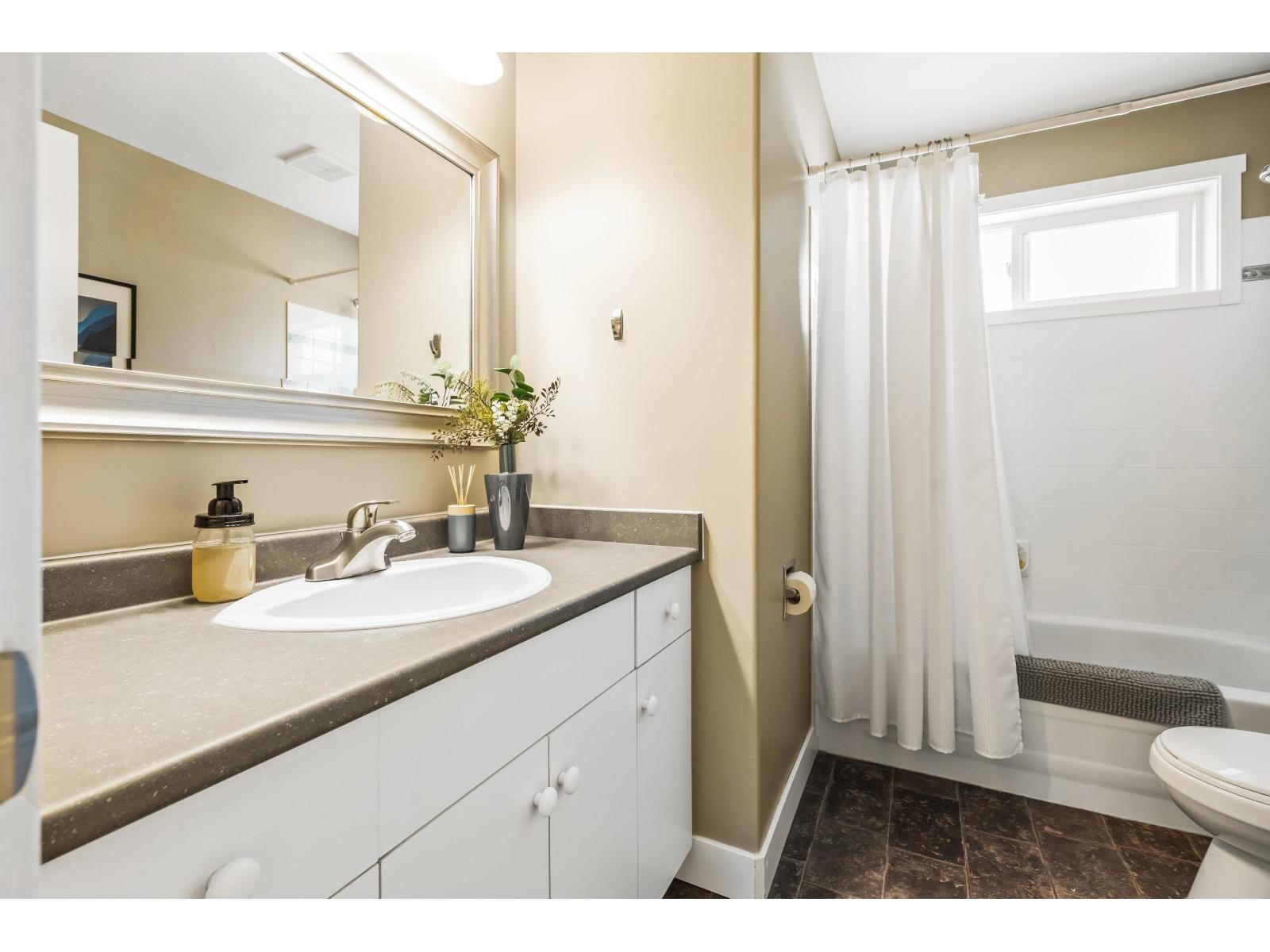 295 FORREST CRESCENT, Hope, Hope