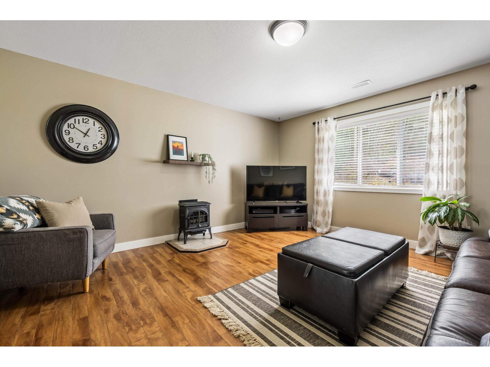 295 FORREST CRESCENT, Hope, Hope