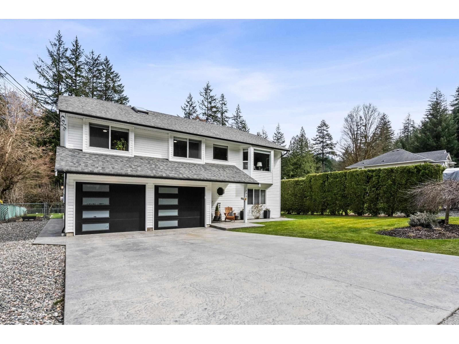 295 FORREST CRESCENT, Hope, Hope