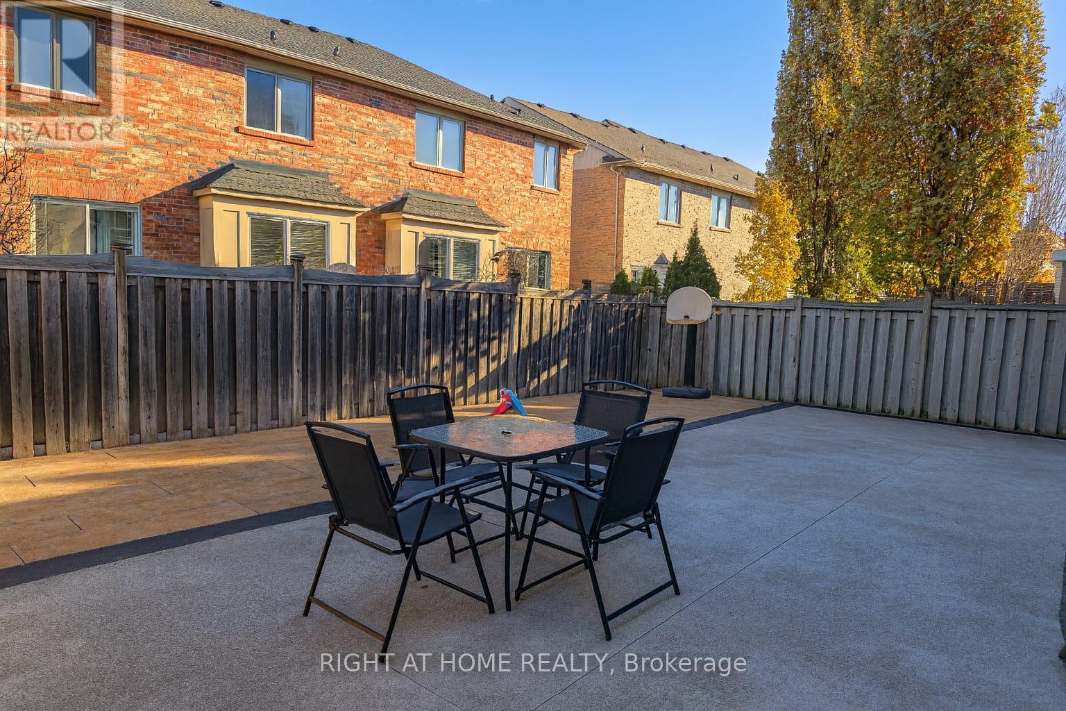 796 RAYNER COURT, Milton (HA Harrison), Ontario