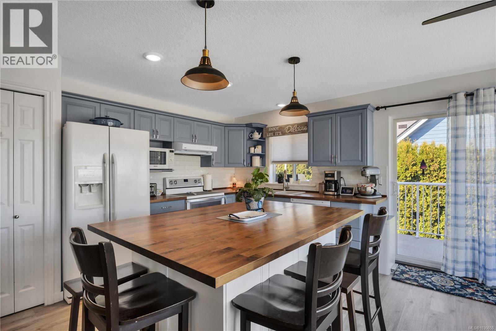 402 Tassin Pl, Ladysmith