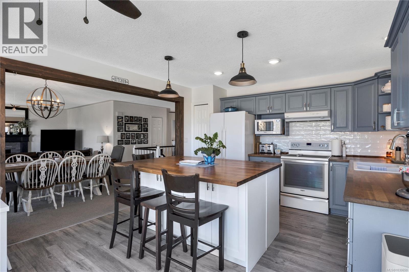 402 Tassin Pl, Ladysmith