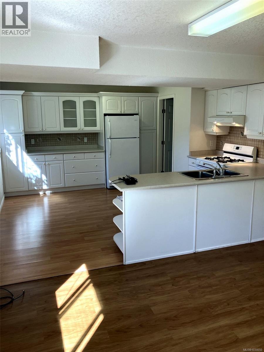 402 Tassin Pl, Ladysmith