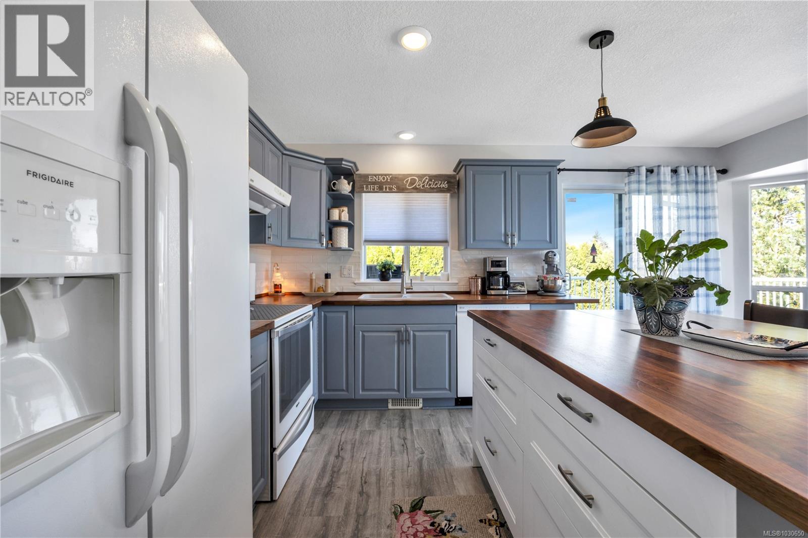 402 Tassin Pl, Ladysmith