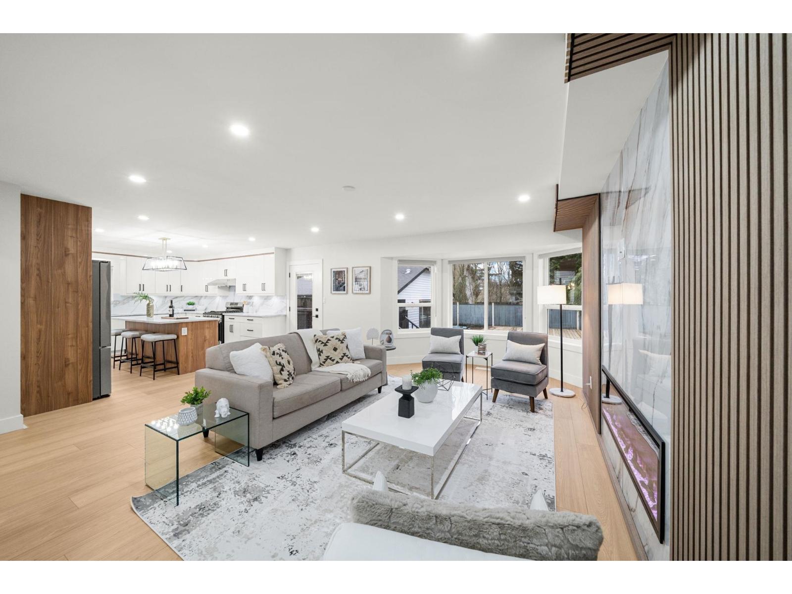 2451 GROSVENOR PLACE, Abbotsford