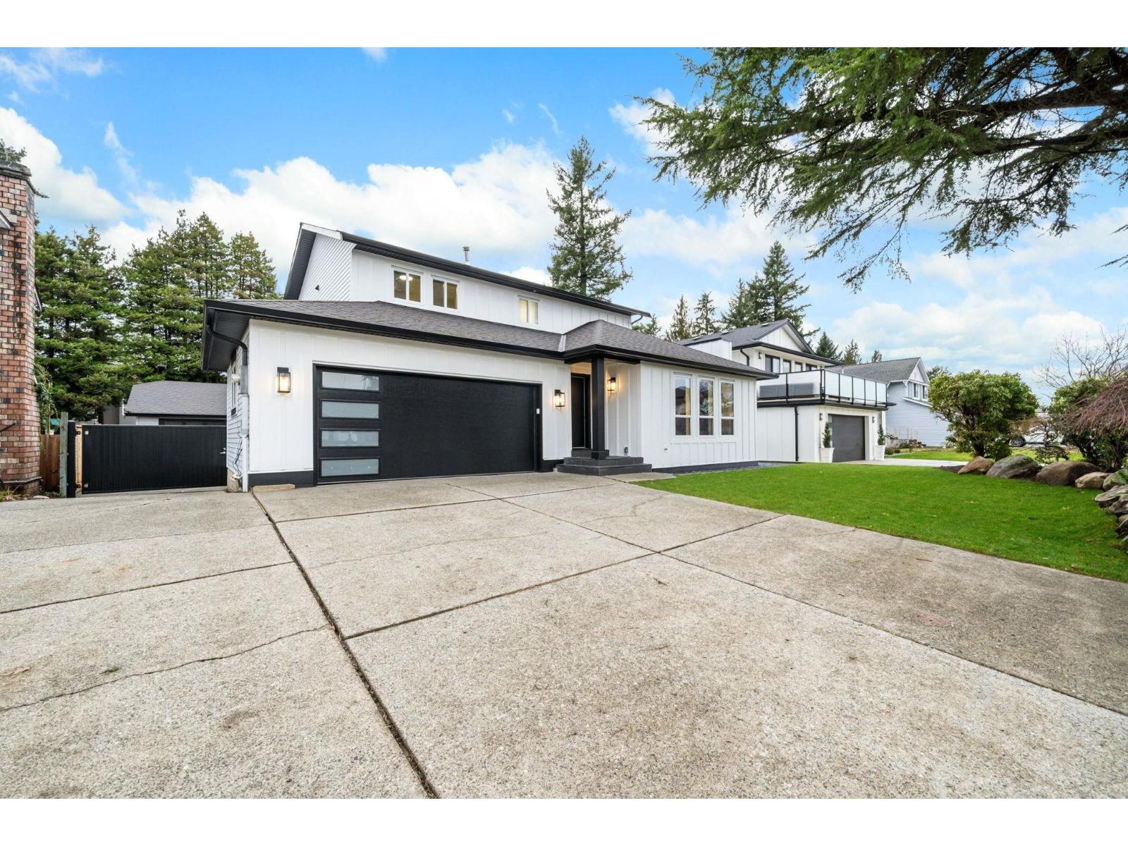 2451 GROSVENOR PLACE, Abbotsford