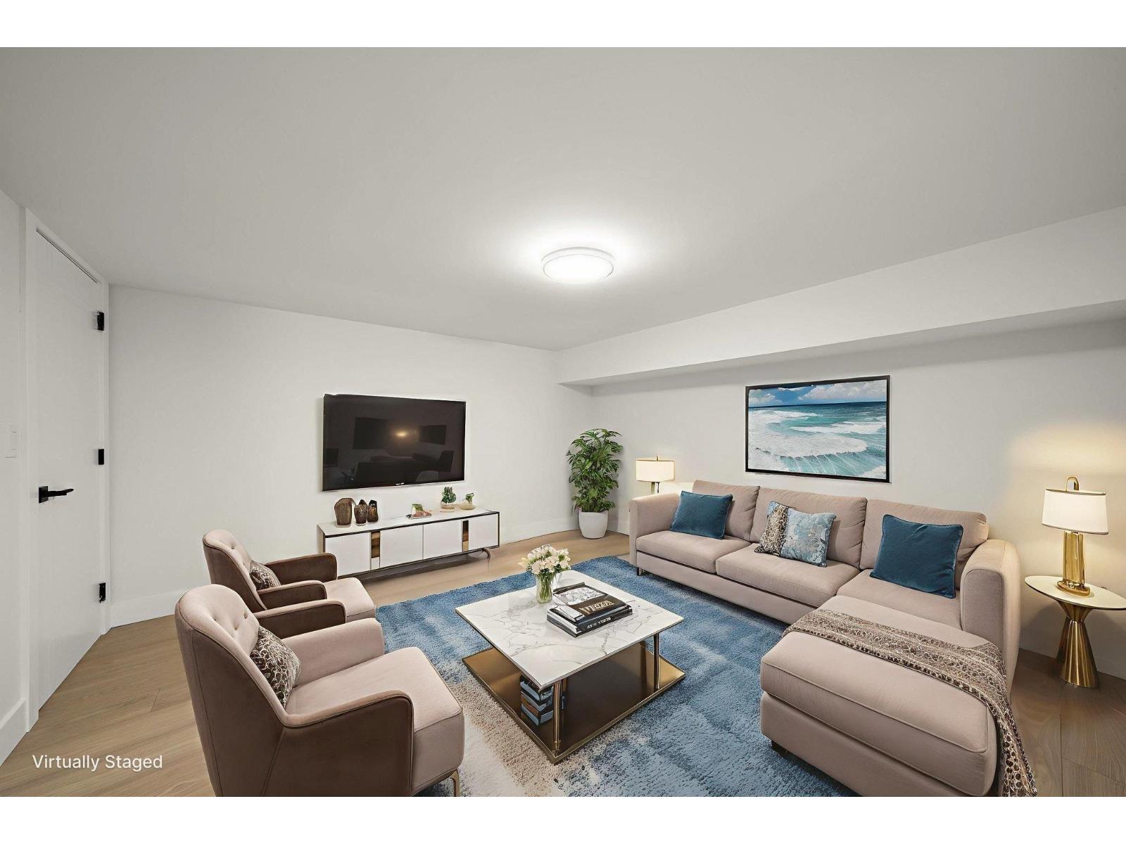 2451 GROSVENOR PLACE, Abbotsford