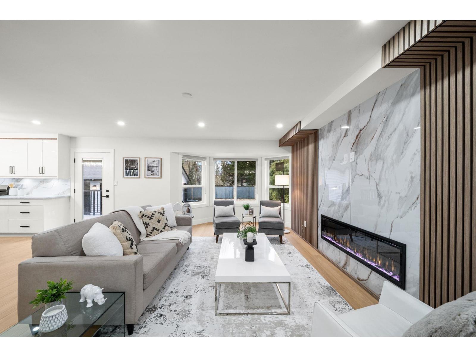 2451 GROSVENOR PLACE, Abbotsford