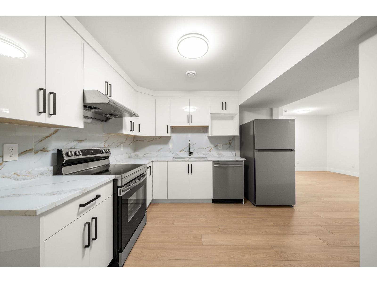 2451 GROSVENOR PLACE, Abbotsford