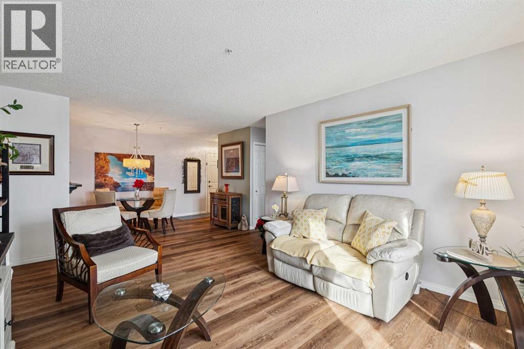 Single Family House for Sale in   Canyon Meadows Drive SE Queensland Calgary 