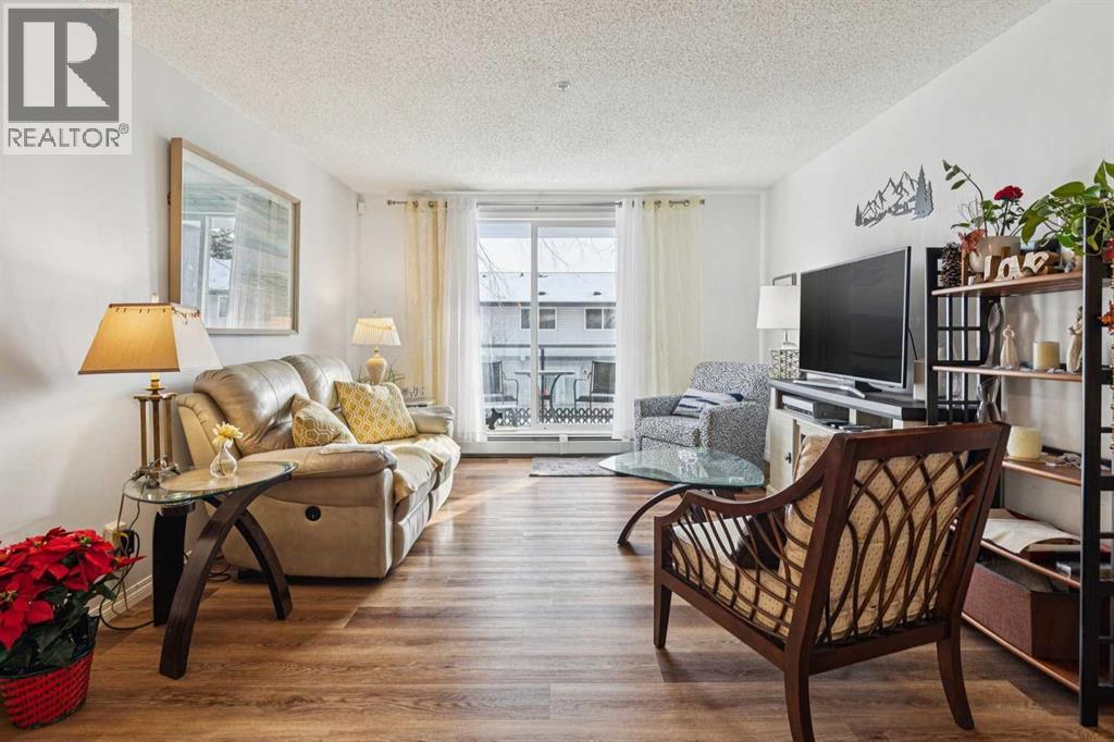 Single Family House for Sale in   Canyon Meadows Drive SE Queensland Calgary 