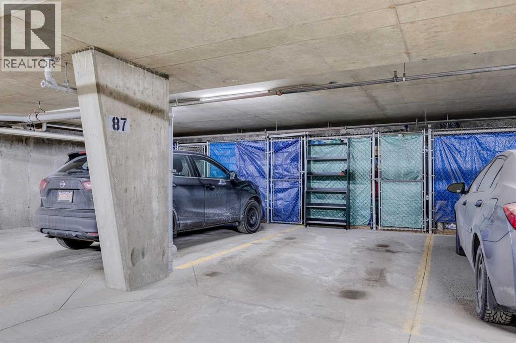 Single Family House for Sale in   Canyon Meadows Drive SE Queensland Calgary 