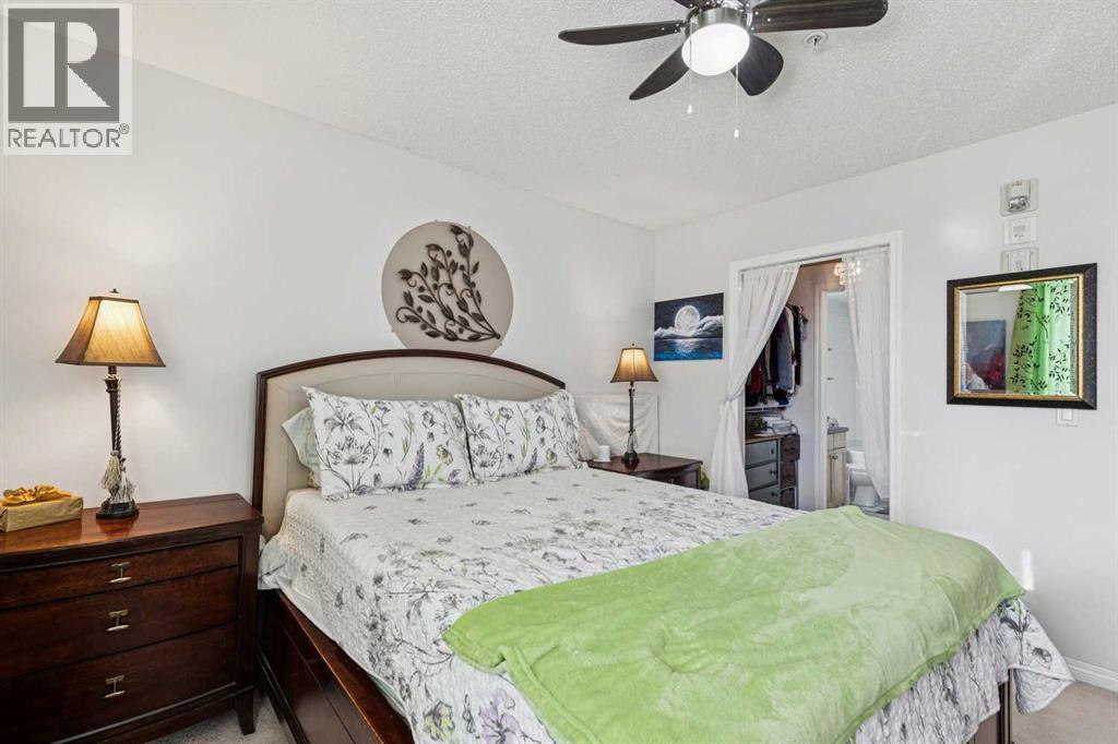 Single Family House for Sale in   Canyon Meadows Drive SE Queensland Calgary 