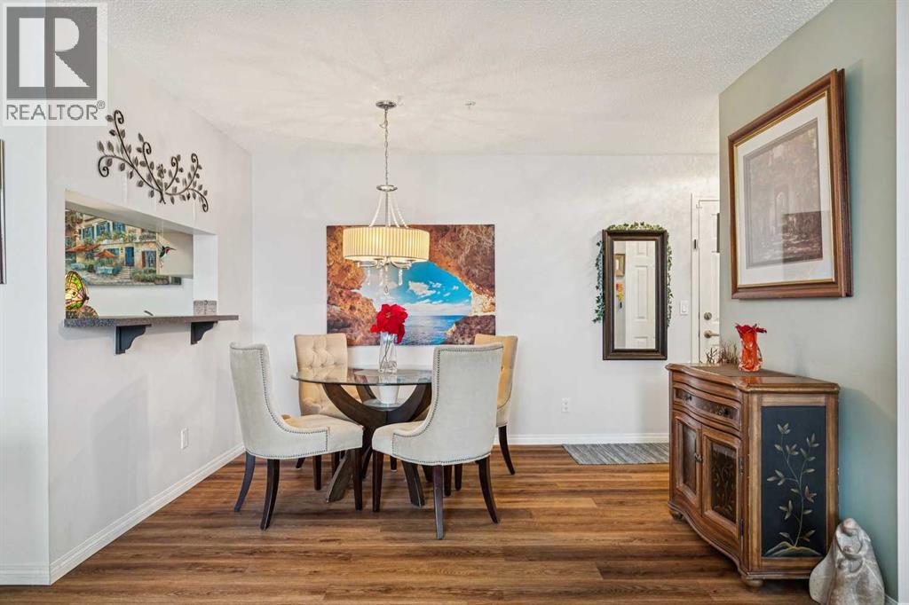 Single Family House for Sale in   Canyon Meadows Drive SE Queensland Calgary 