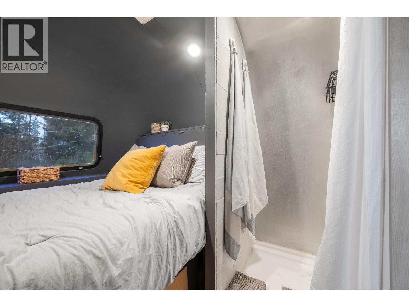  6474 Deer Run Road, Magna Bay