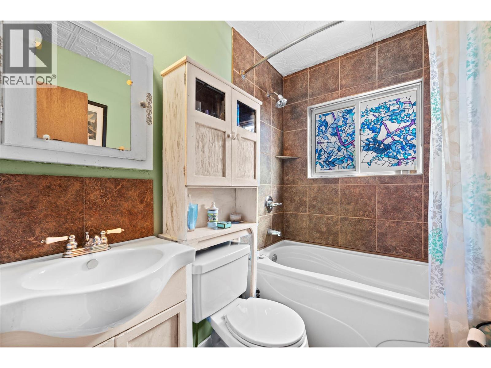 330 6 Street, Salmon Arm