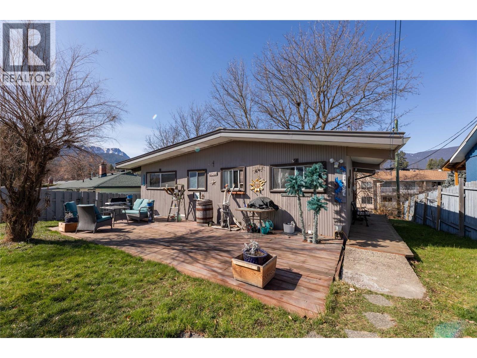 330 6 Street, Salmon Arm