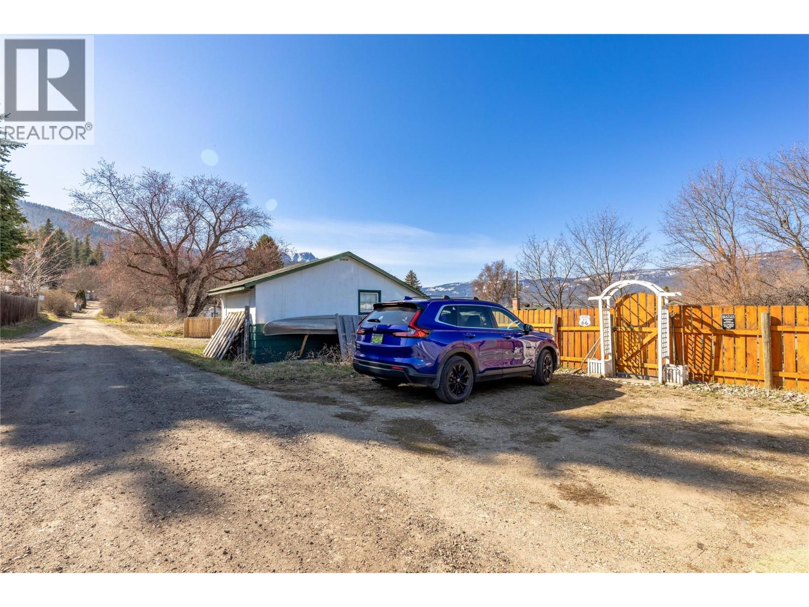 330 6 Street, Salmon Arm