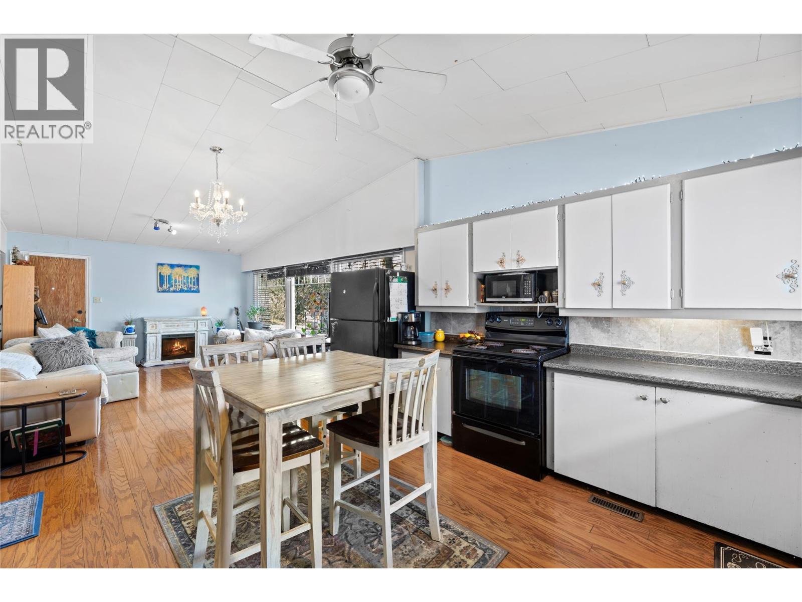 330 6 Street, Salmon Arm