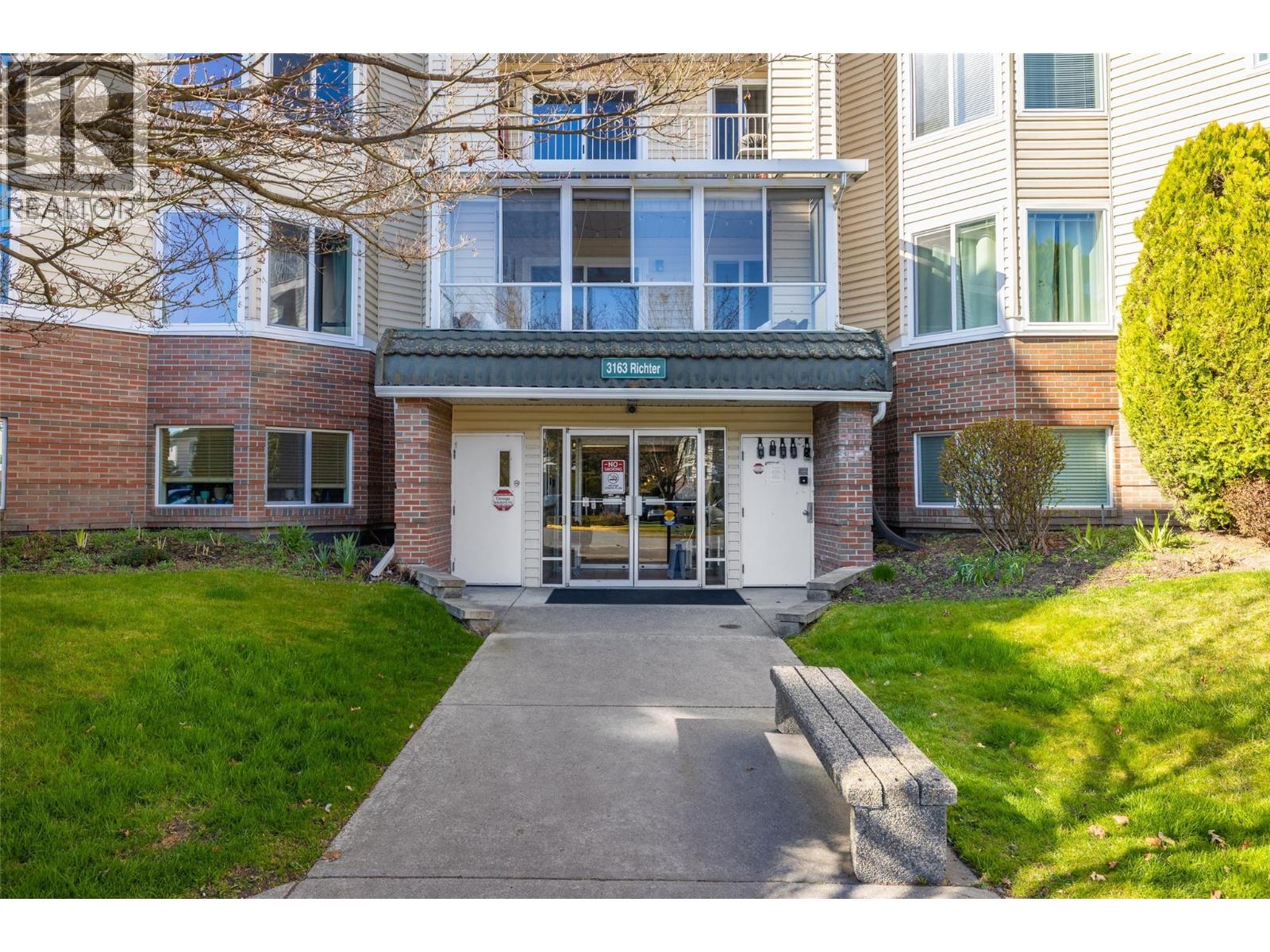 #220-3163 Richter Street, Kelowna