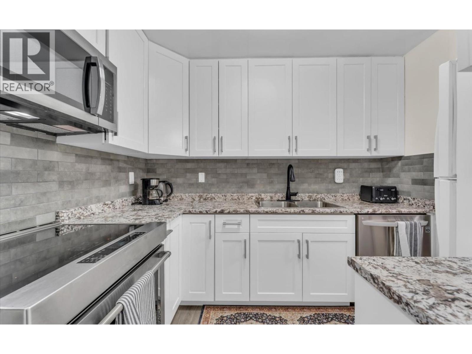 208 707 HAMILTON STREET, New Westminster