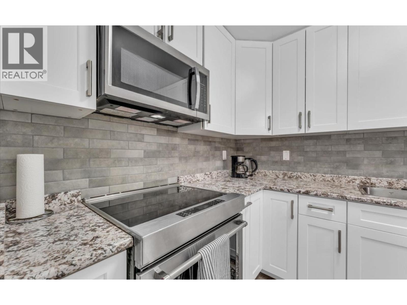 208 707 HAMILTON STREET, New Westminster