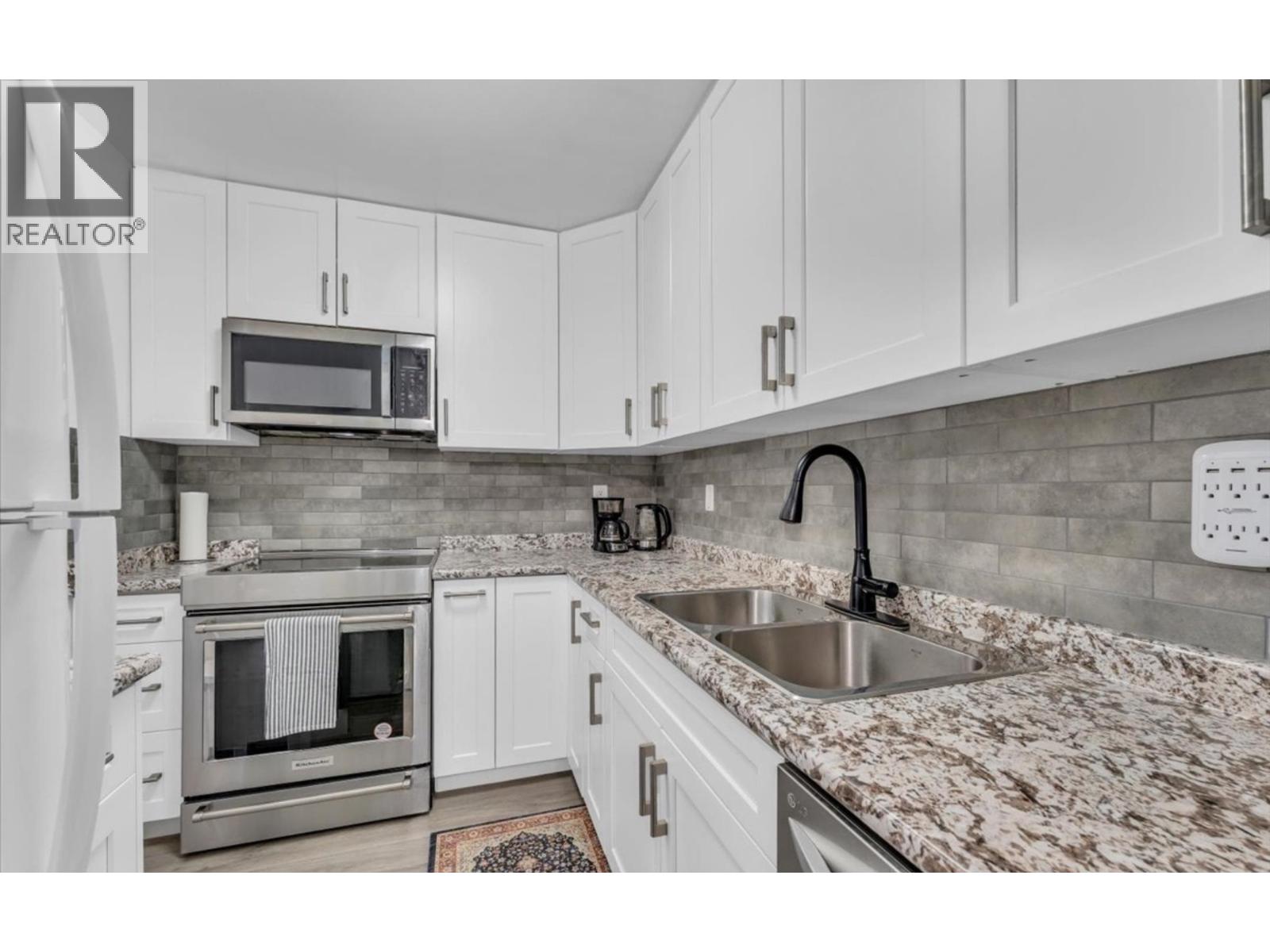 208 707 HAMILTON STREET, New Westminster