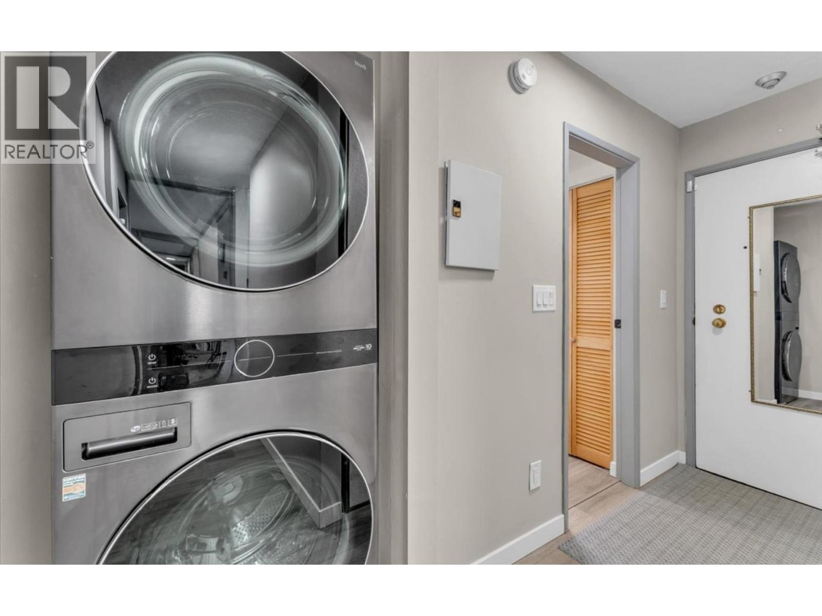 208 707 HAMILTON STREET, New Westminster