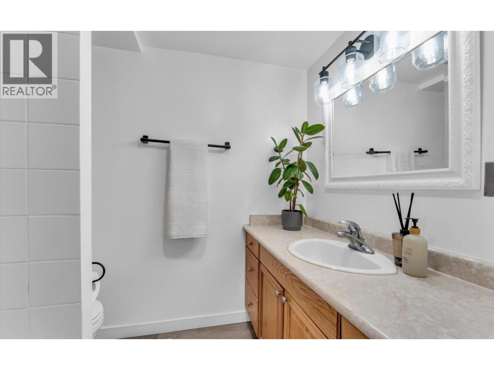 208 707 HAMILTON STREET, New Westminster