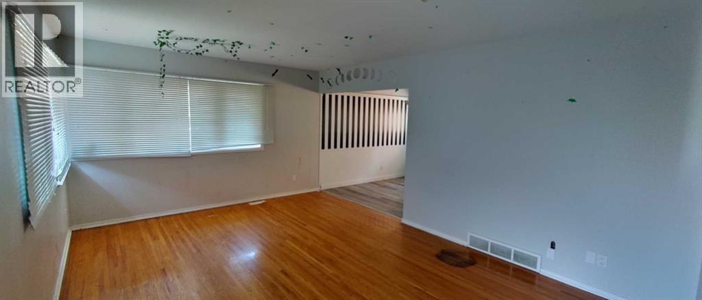 Single Family House Bungalow for Sale in  Elbow Drive SW Haysboro Calgary 