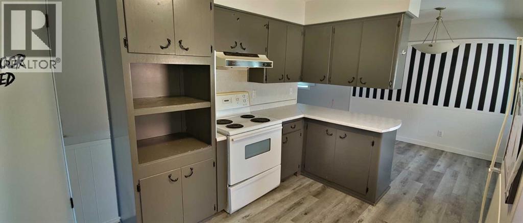 Single Family House Bungalow for Sale in  Elbow Drive SW Haysboro Calgary 