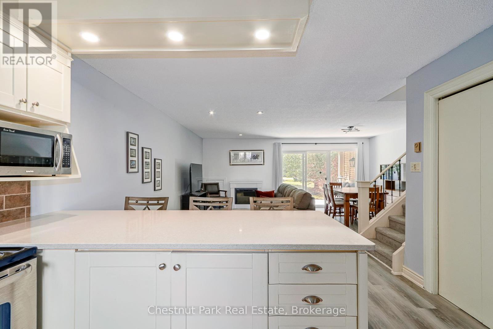 522 OXBOW CRESCENT - 11